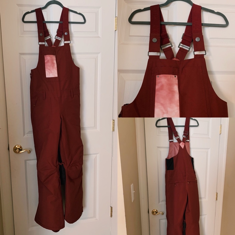 NWOT roxy snowboard/ ski overall bibs.
